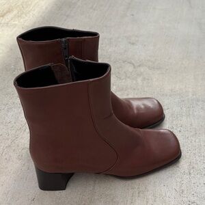 Classiques Entier Rich Brown Ankle Boots